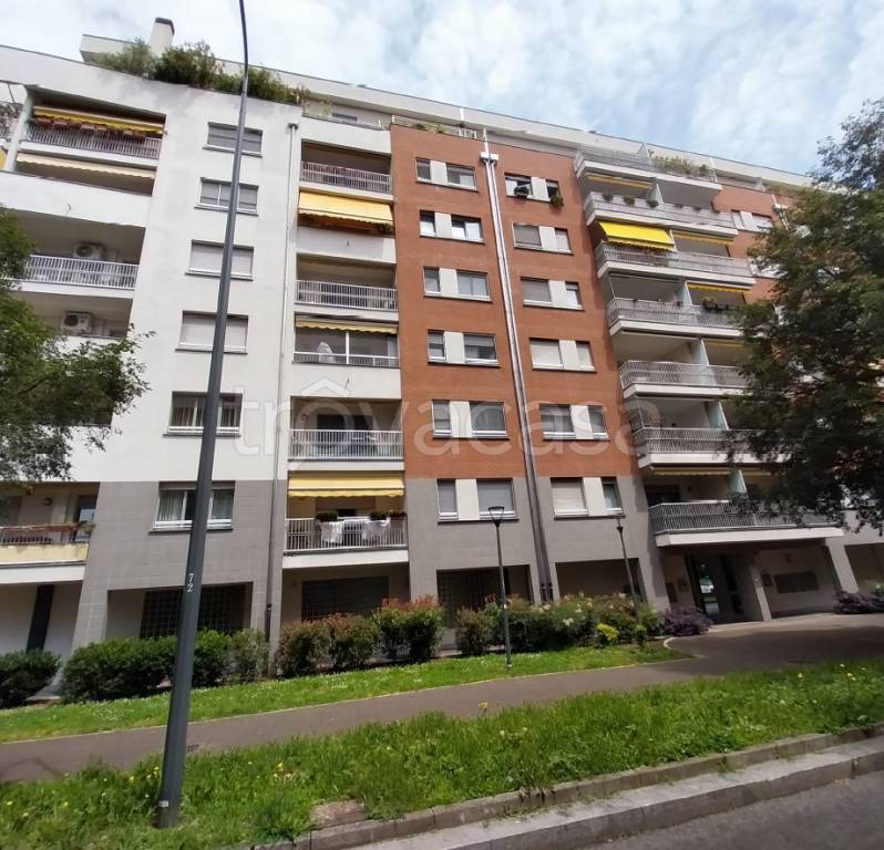 appartamento in vendita a Milano in zona Quarto Oggiaro