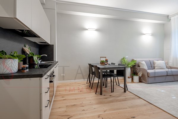 appartamento in vendita a Milano in zona Lorenteggio