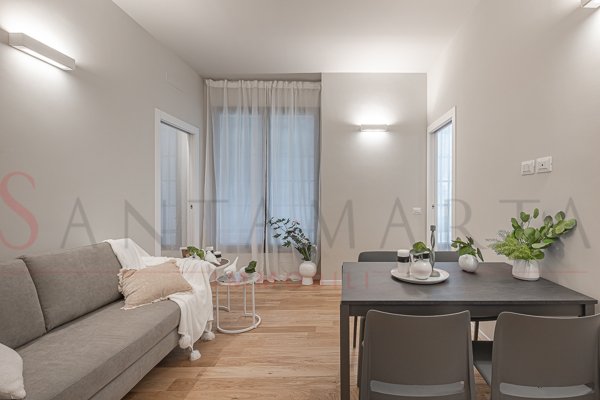 appartamento in vendita a Milano in zona Lorenteggio