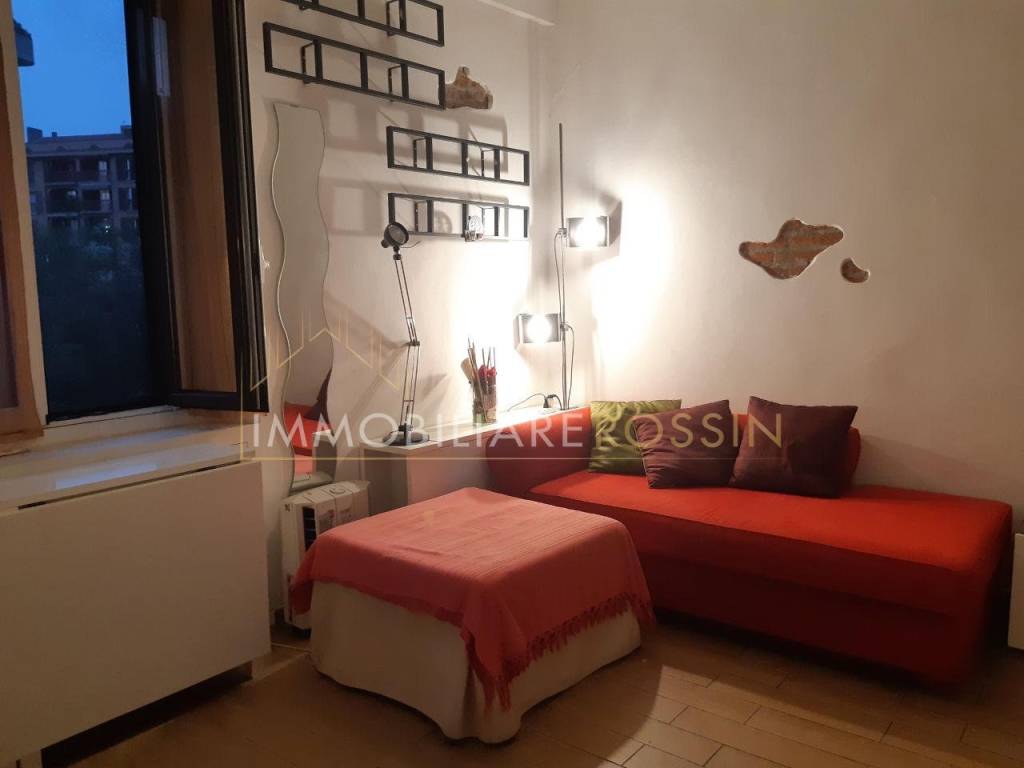appartamento in vendita a Milano in zona Porta Genova