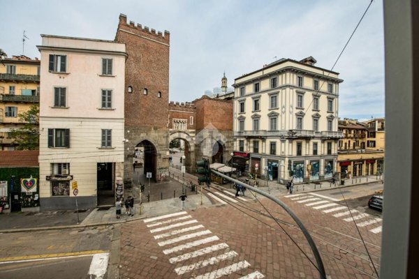 appartamento in vendita a Milano in zona Porta Ticinese