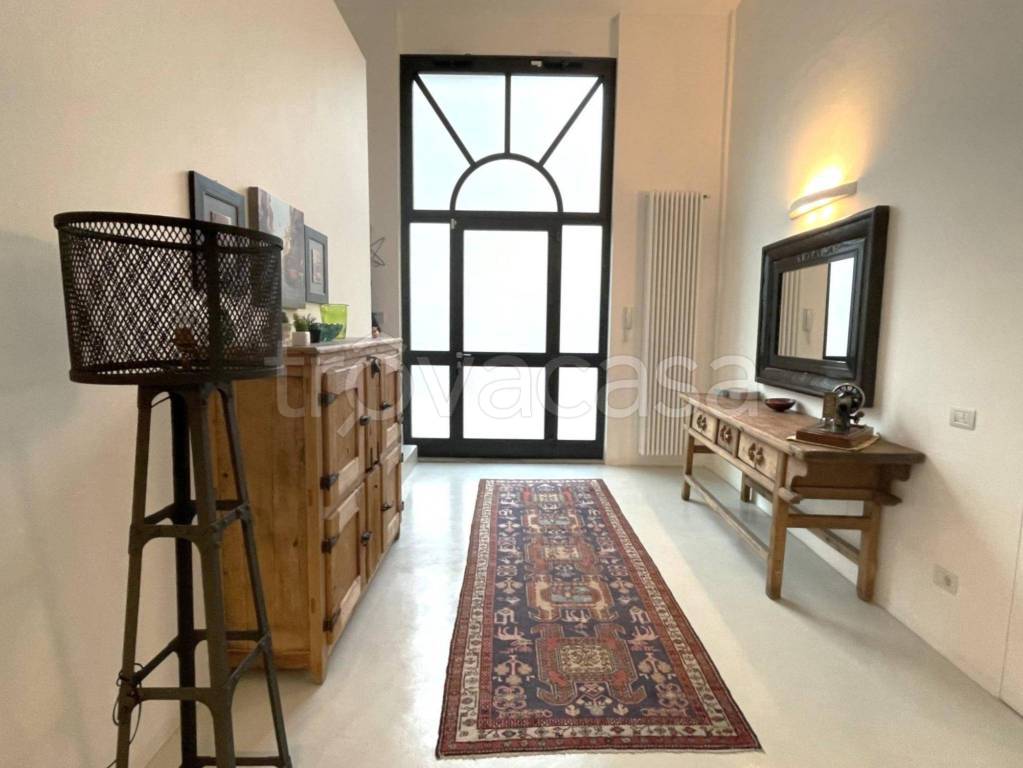 appartamento in vendita a Milano in zona Bocconi