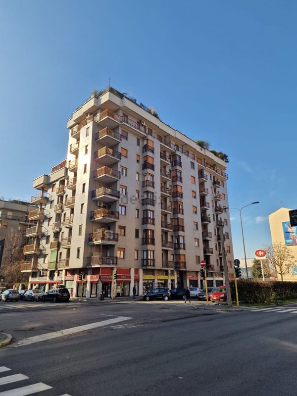 appartamento in vendita a Milano in zona Famagosta