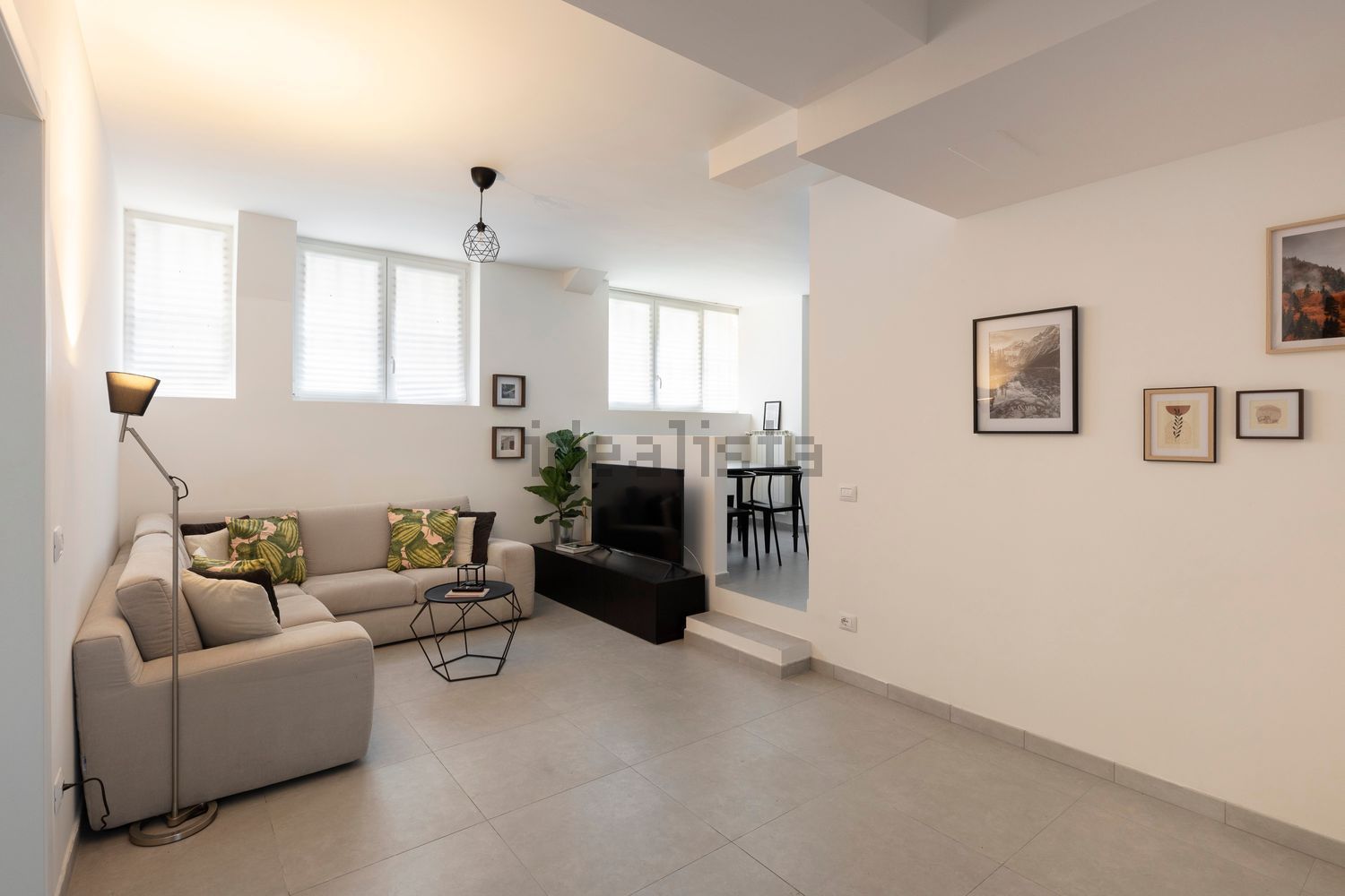appartamento in vendita a Milano in zona Lorenteggio