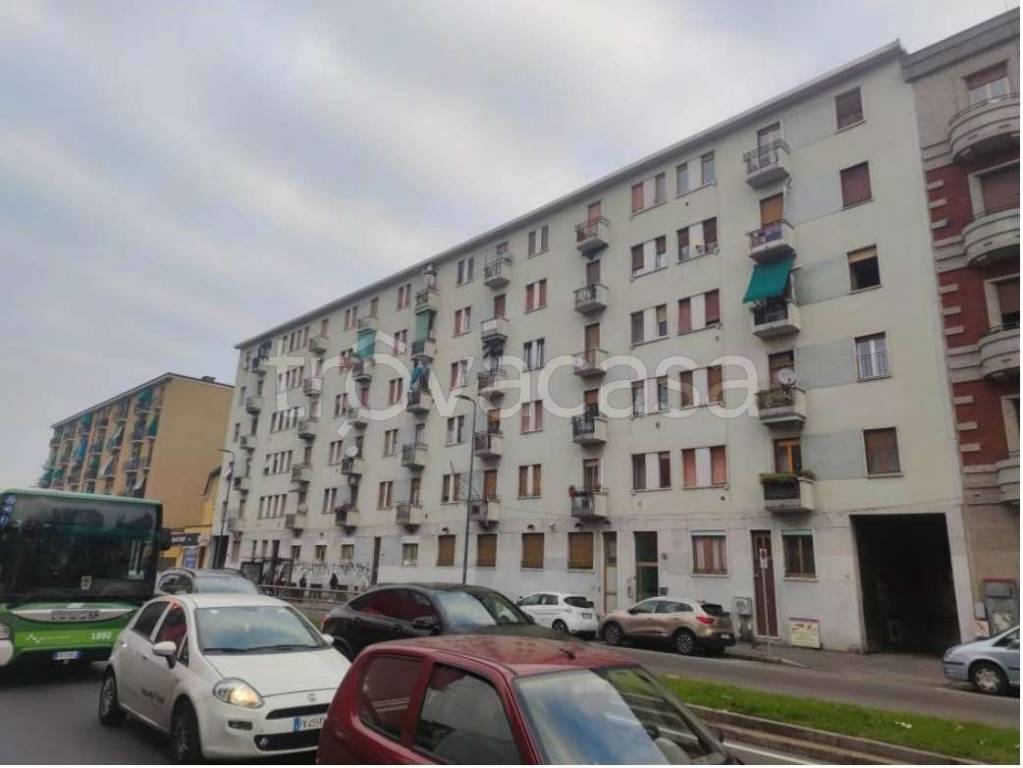 appartamento in vendita a Milano in zona Famagosta