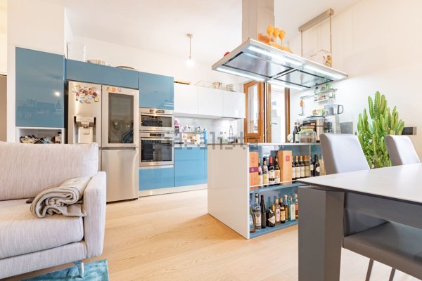 appartamento in vendita a Milano in zona Vigentino