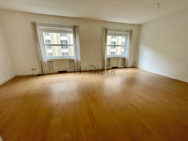 appartamento in vendita a Milano in zona Porta Nuova
