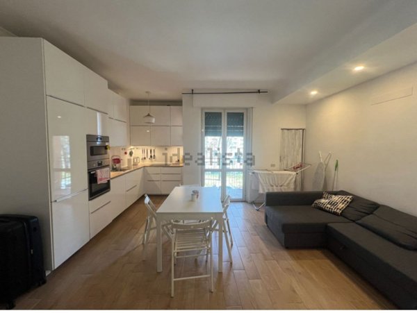 appartamento in vendita a Milano in zona Lorenteggio
