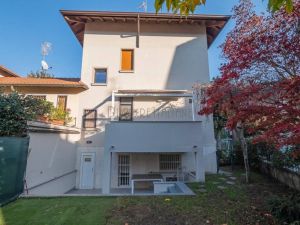 casa indipendente in vendita a Milano in zona Isola