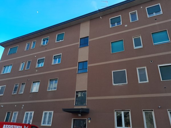appartamento in vendita a Milano in zona Lorenteggio
