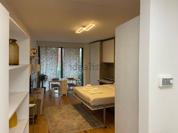 appartamento in vendita a Milano in zona San Cristoforo