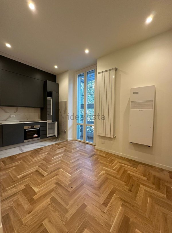 appartamento in vendita a Milano in zona XXII Marzo