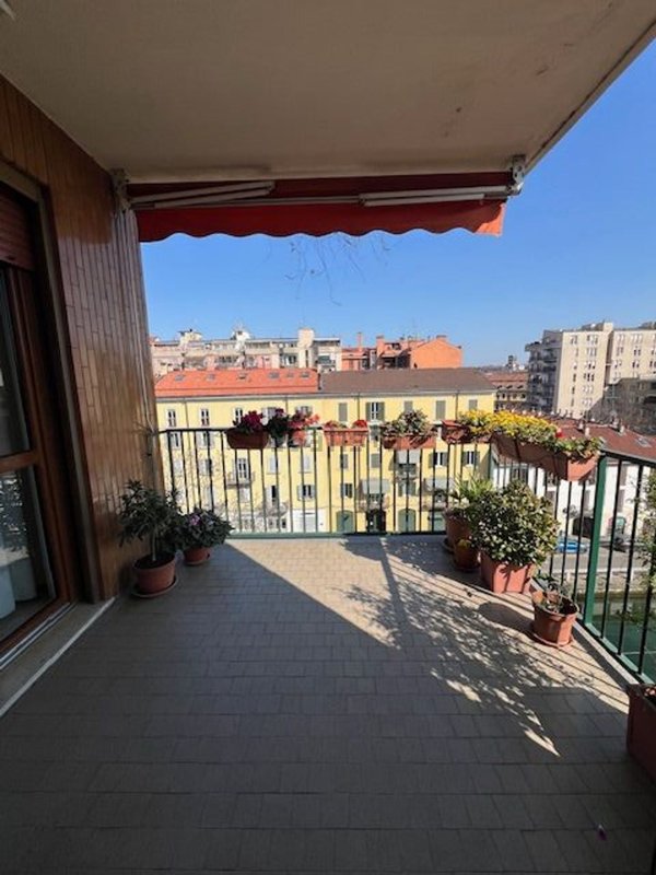 appartamento in vendita a Milano in zona Porta Genova