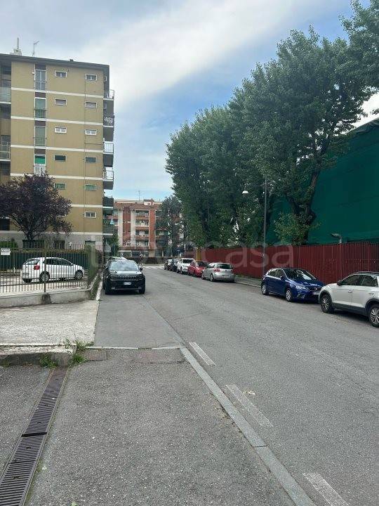 appartamento in vendita a Milano in zona Forlanini