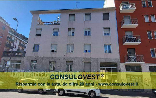 appartamento in vendita a Milano in zona Cascina dei Pomi