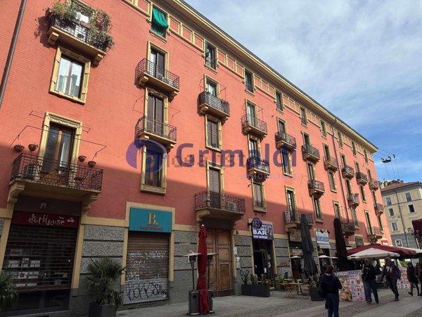 appartamento in vendita a Milano in zona Porta Genova