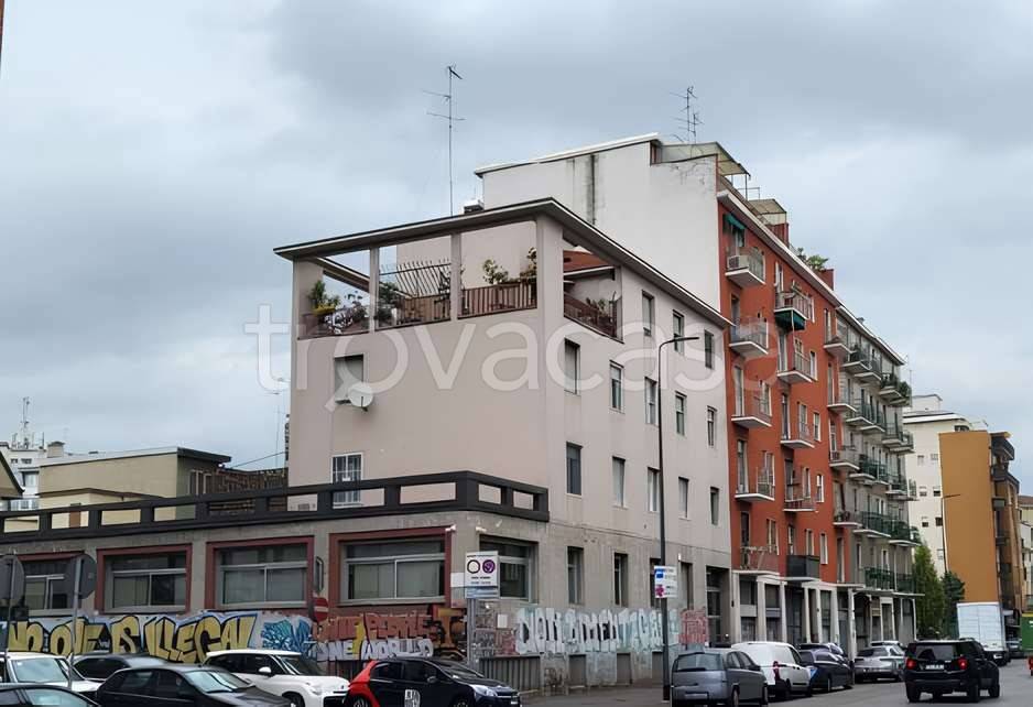 appartamento in vendita a Milano in zona Cascina dei Pomi
