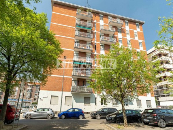 appartamento in vendita a Milano in zona Restocco Maroni