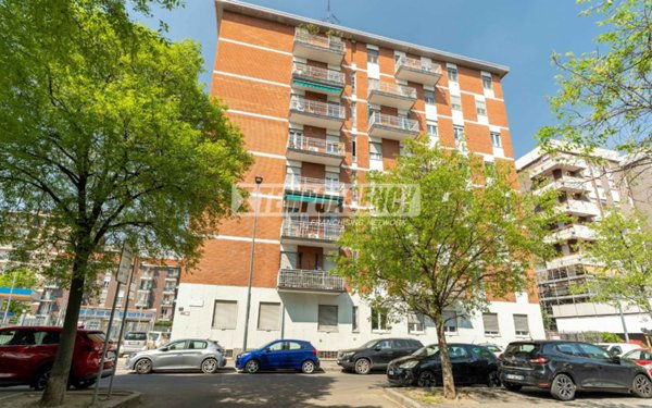appartamento in vendita a Milano in zona Restocco Maroni
