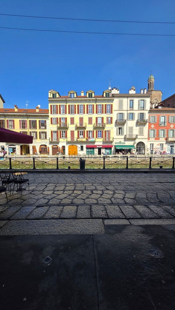 appartamento in vendita a Milano in zona Porta Genova