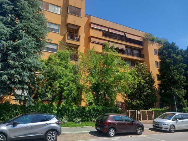 appartamento in vendita a Milano in zona Ponte Lambro