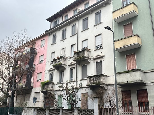 appartamento in vendita a Milano in zona Vigentino