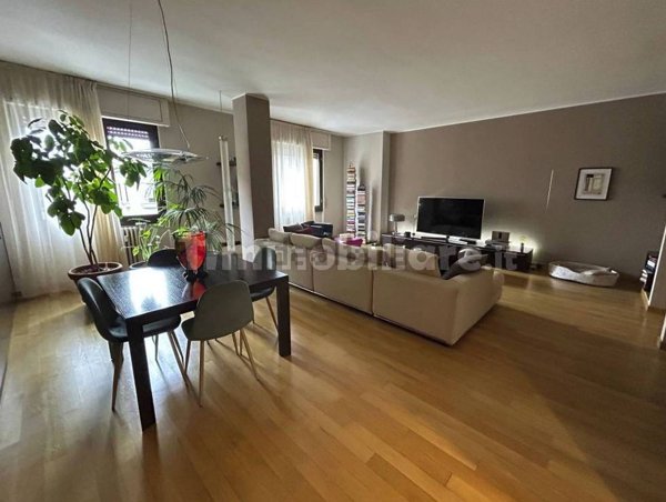 appartamento in vendita a Milano in zona Gorla