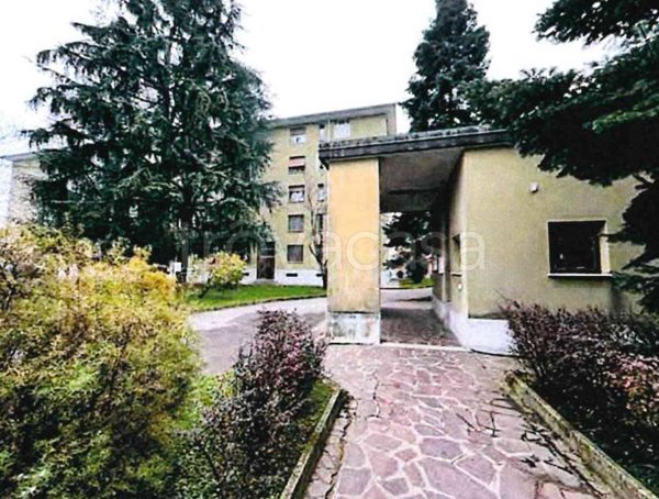 appartamento in vendita a Milano in zona Baggio