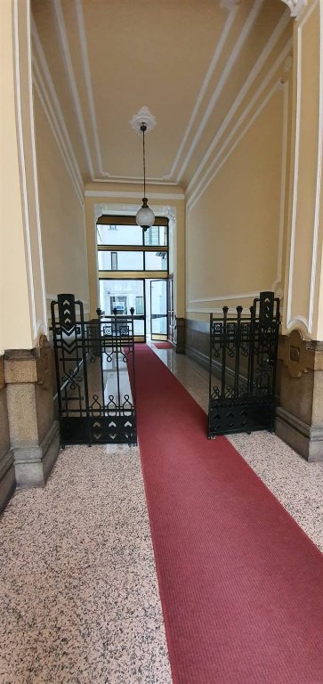 ufficio in vendita a Milano in zona Stazione Centrale