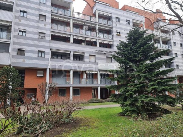 appartamento in vendita a Milano in zona Baggio