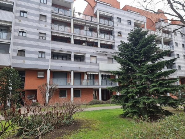 appartamento in vendita a Milano in zona Baggio