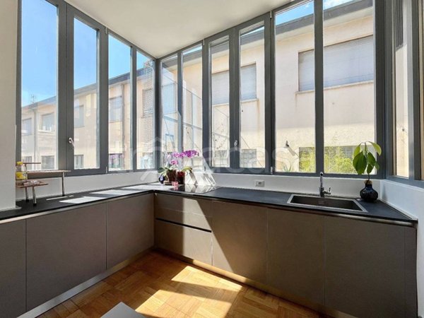 appartamento in vendita a Milano in zona Loreto