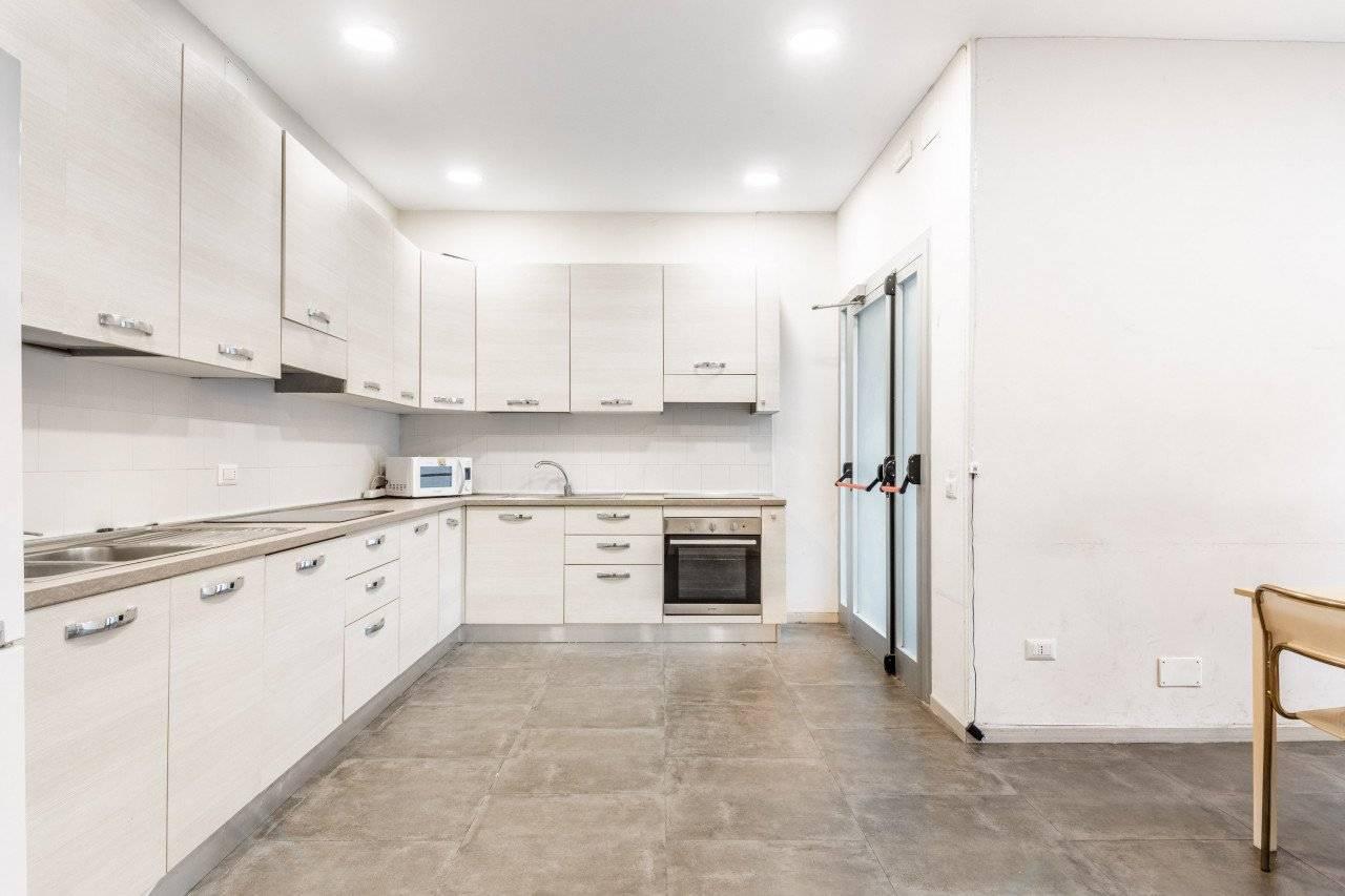 appartamento in vendita a Milano in zona Centro Direzionale