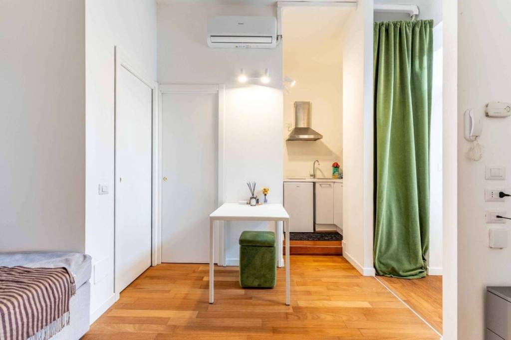 appartamento in vendita a Milano in zona Porta Genova