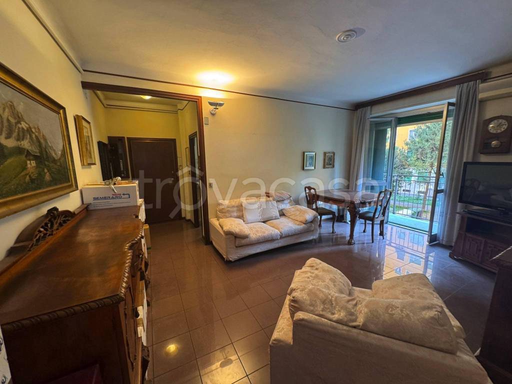appartamento in vendita a Milano in zona Feltre