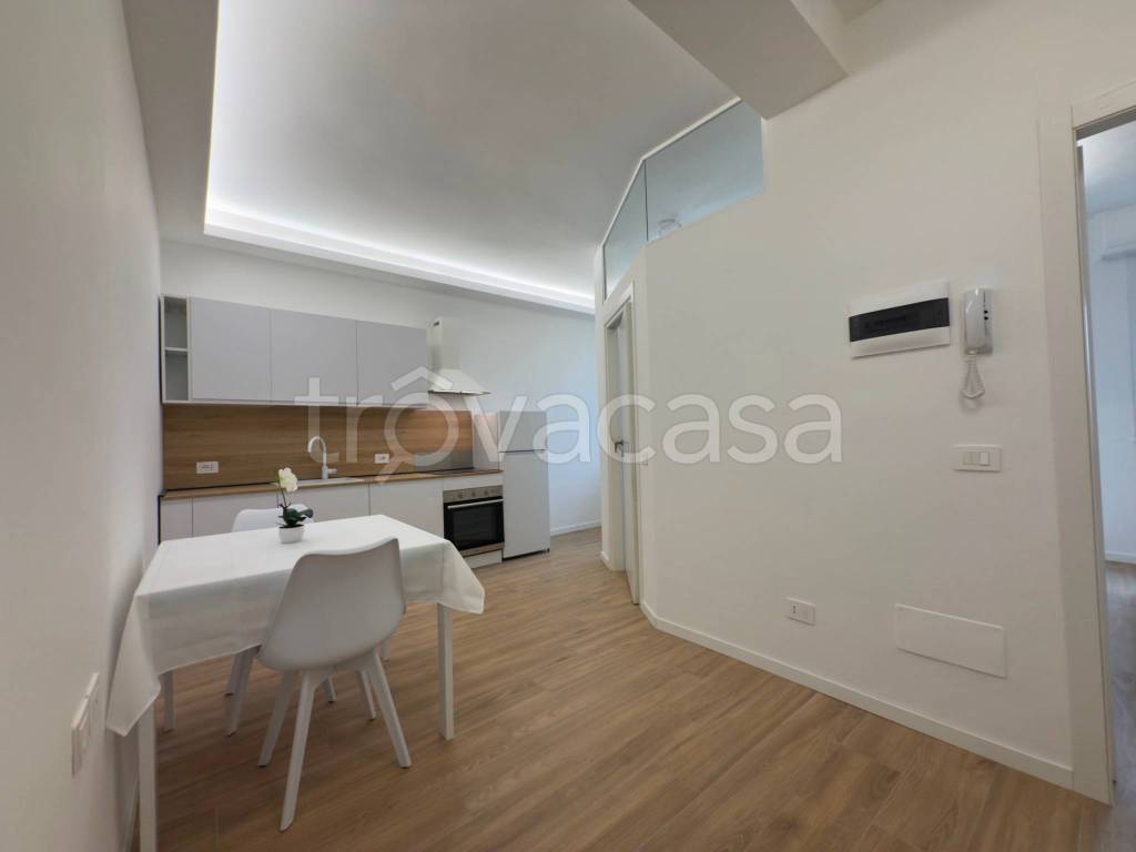 appartamento in vendita a Milano in zona Segnano