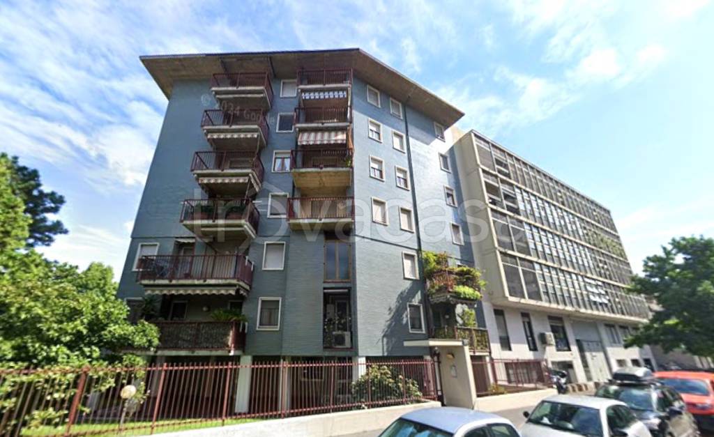 appartamento in vendita a Milano in zona Il Portello