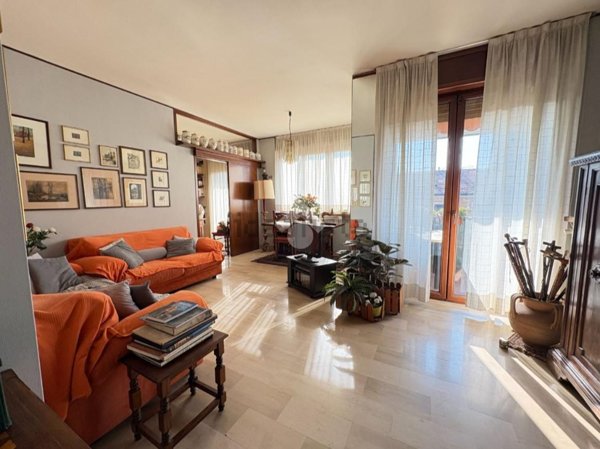 appartamento in vendita a Milano in zona Lorenteggio