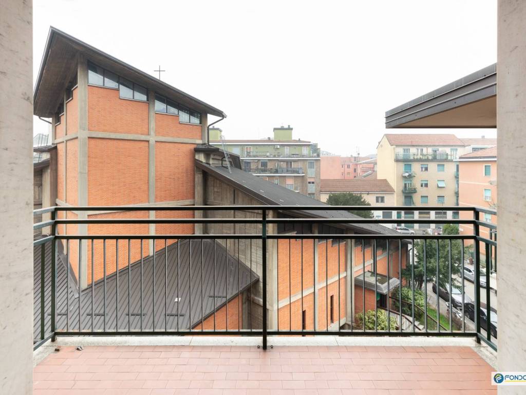appartamento in vendita a Milano in zona Adriano