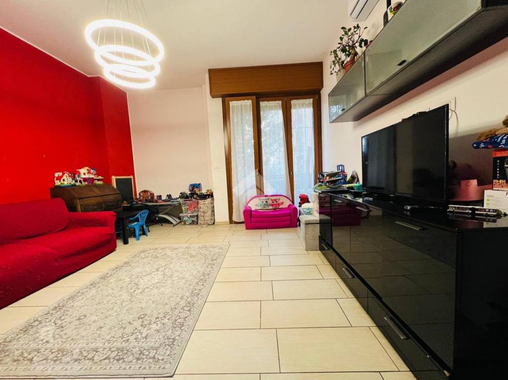 appartamento in vendita a Milano in zona Famagosta