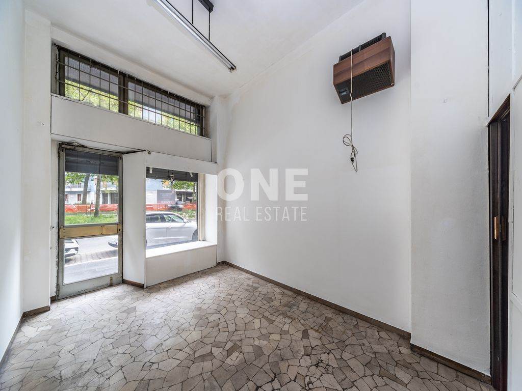 negozio in vendita a Milano in zona Città Studi