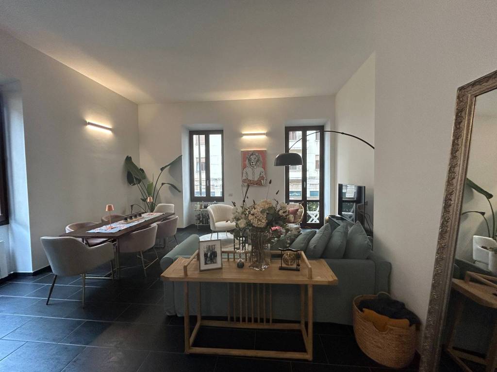 appartamento in vendita a Milano in zona Porta Nuova