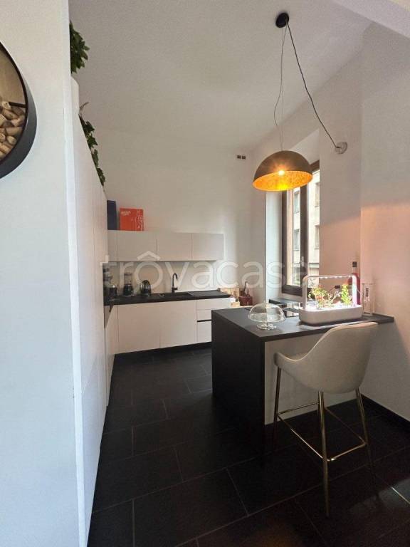 appartamento in vendita a Milano in zona Porta Nuova