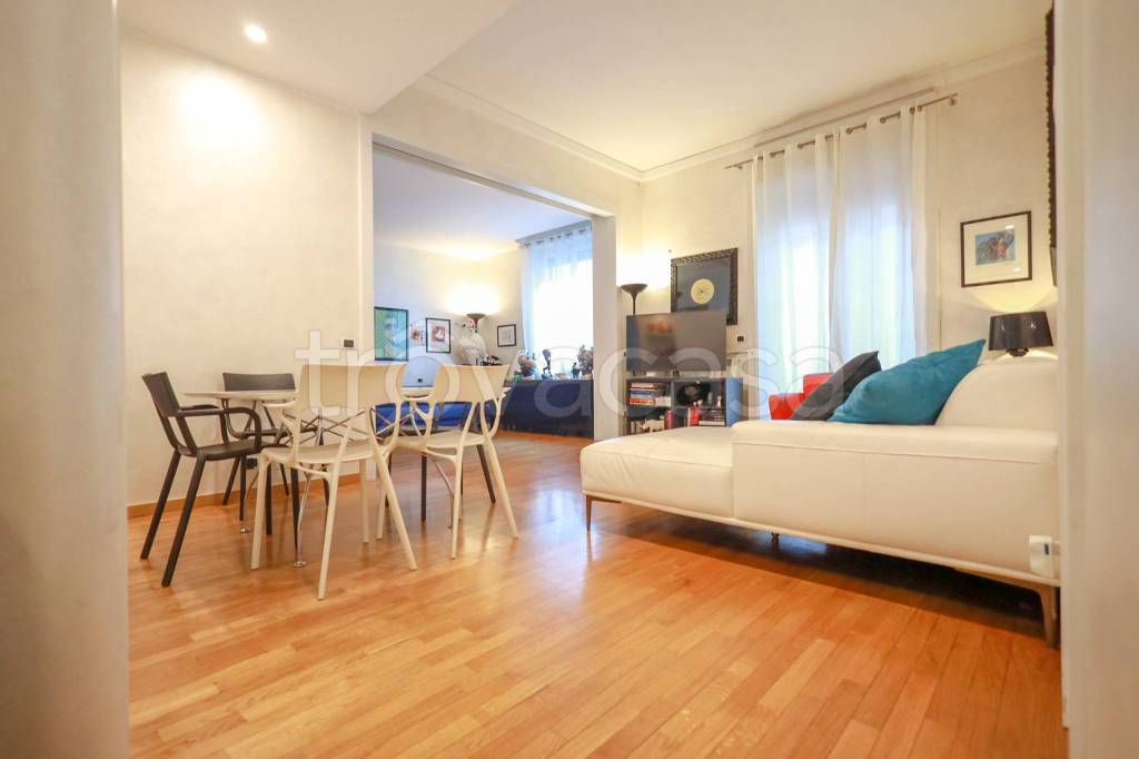 appartamento in vendita a Milano in zona Sempione