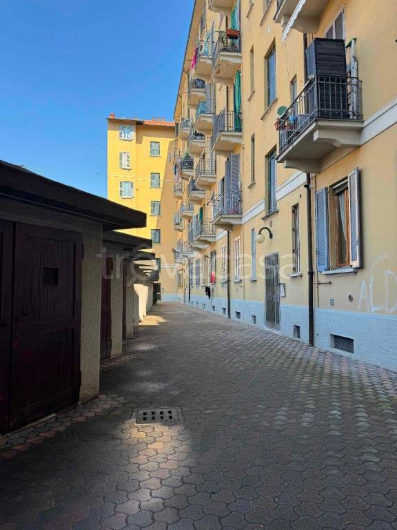 appartamento in vendita a Milano in zona Bocconi