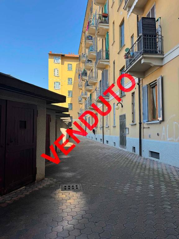 appartamento in vendita a Milano in zona Bocconi
