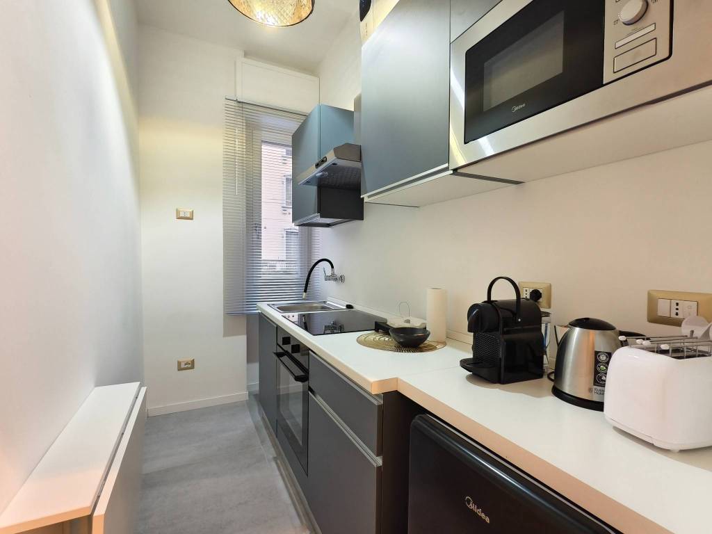 appartamento in vendita a Milano in zona Lorenteggio