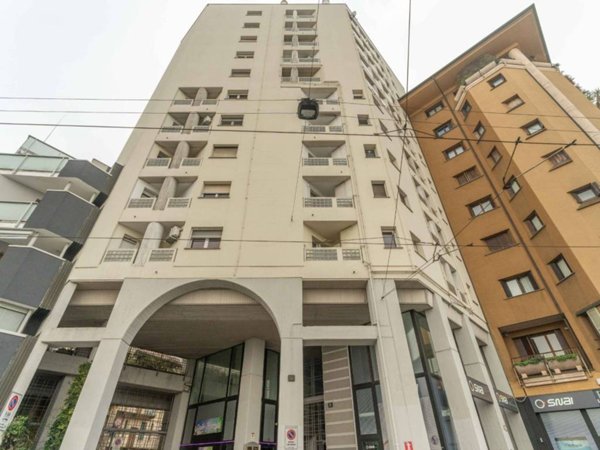 appartamento in vendita a Milano in zona Porta Genova