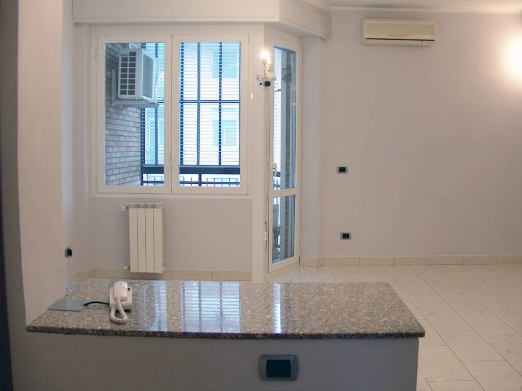 appartamento in vendita a Milano in zona Famagosta