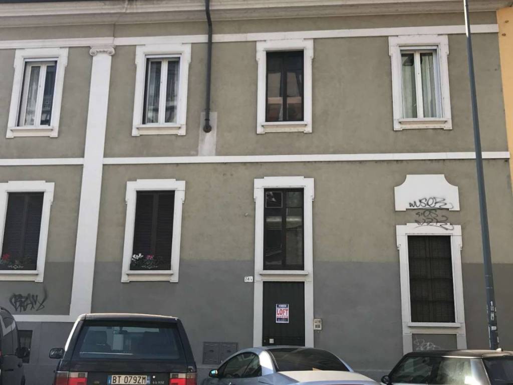 appartamento in vendita a Milano in zona Porta Genova